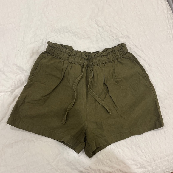Uniqlo Women's Linen Drawstring Shorts, EUC - Picture 2 of 2